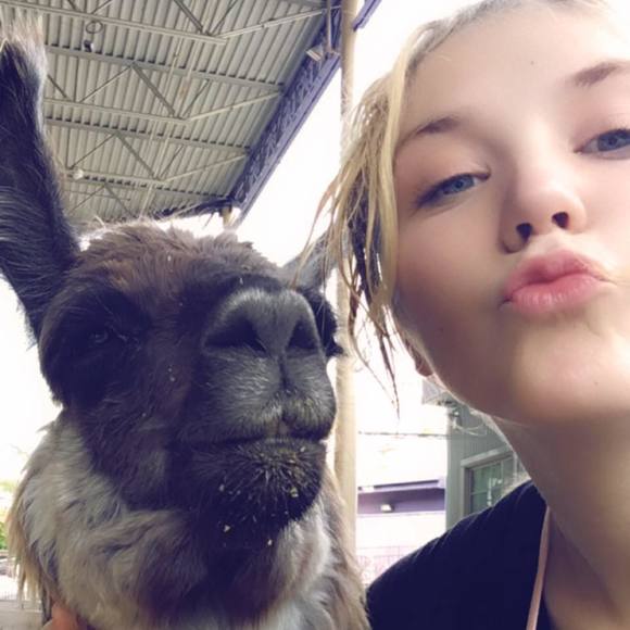 Meet your Posher, Kaitlin - Picture 1 of 1